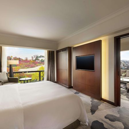 Отель Millennium Hilton Сеул Экстерьер фото