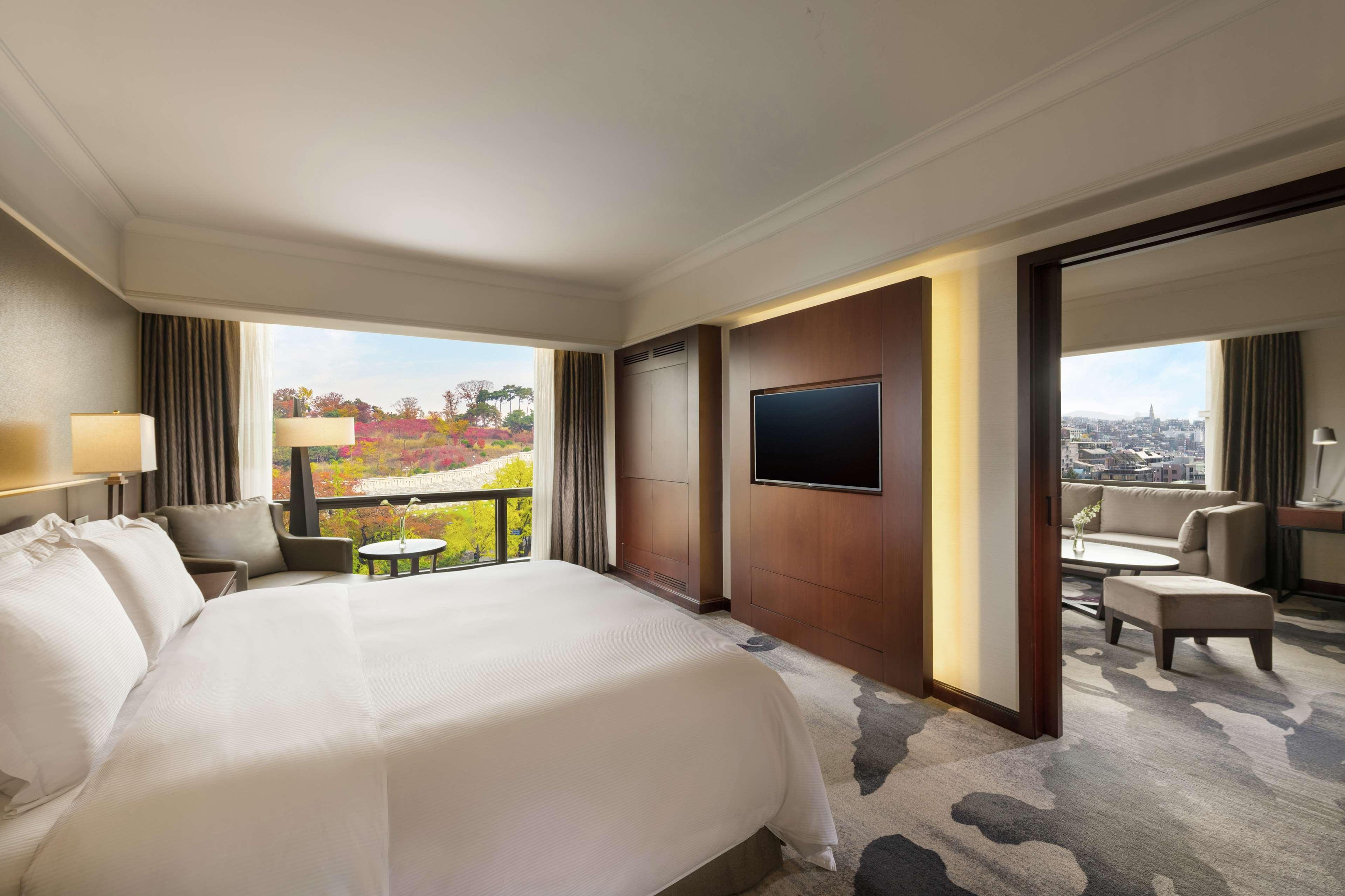 Отель Millennium Hilton Сеул Экстерьер фото