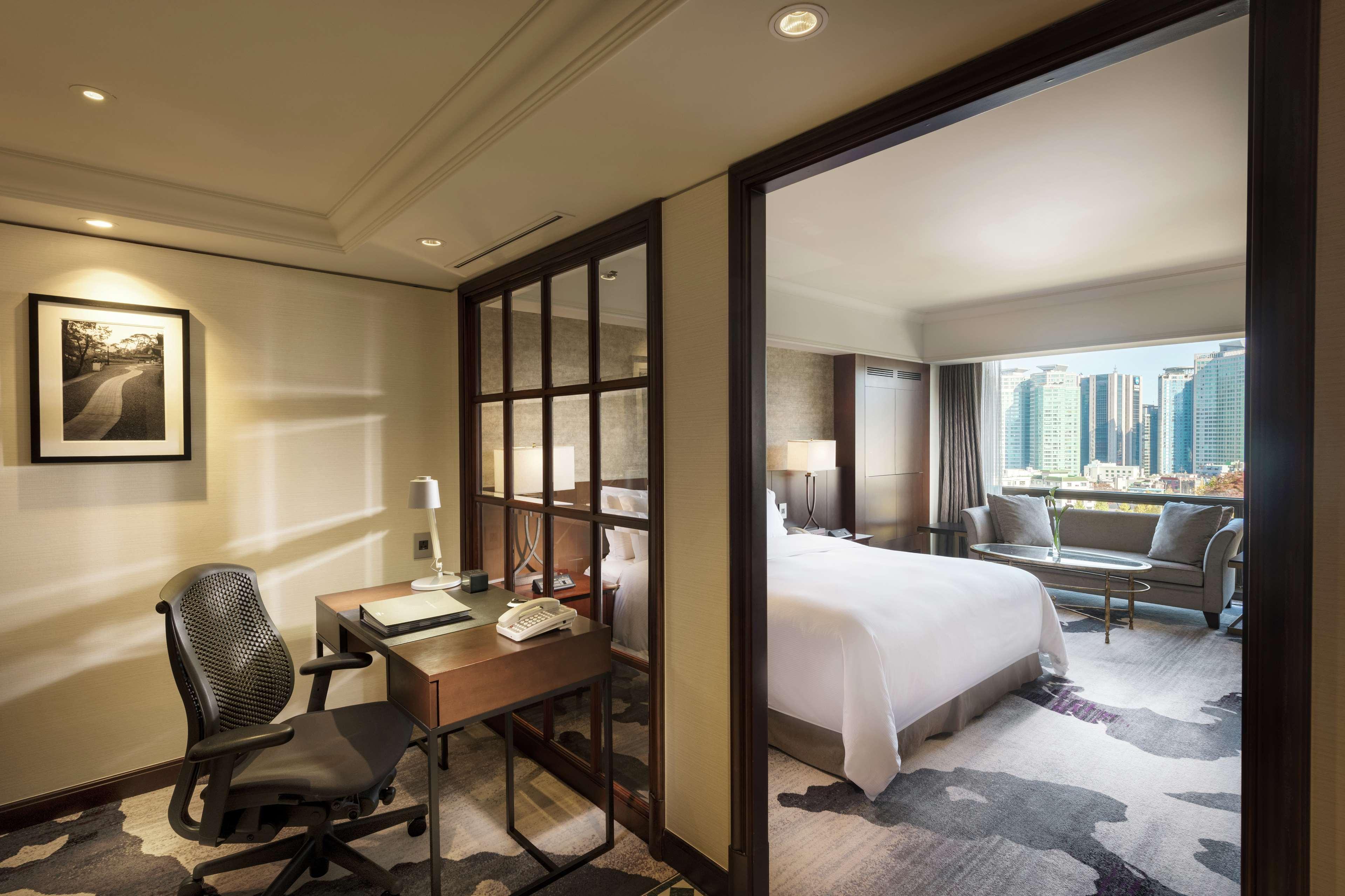 Отель Millennium Hilton Сеул Экстерьер фото