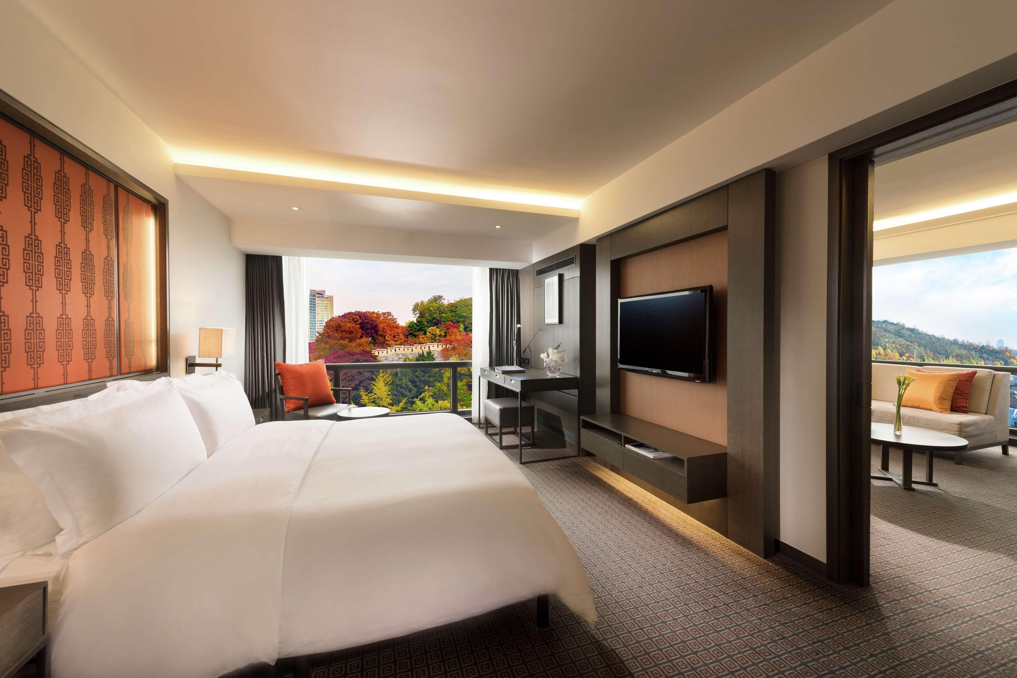 Отель Millennium Hilton Сеул Экстерьер фото